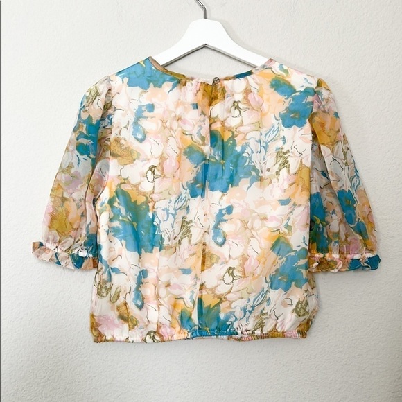 NWT Walter Baker Floral Pleaded Neckline Crop Blouse - Picture 4 of 7